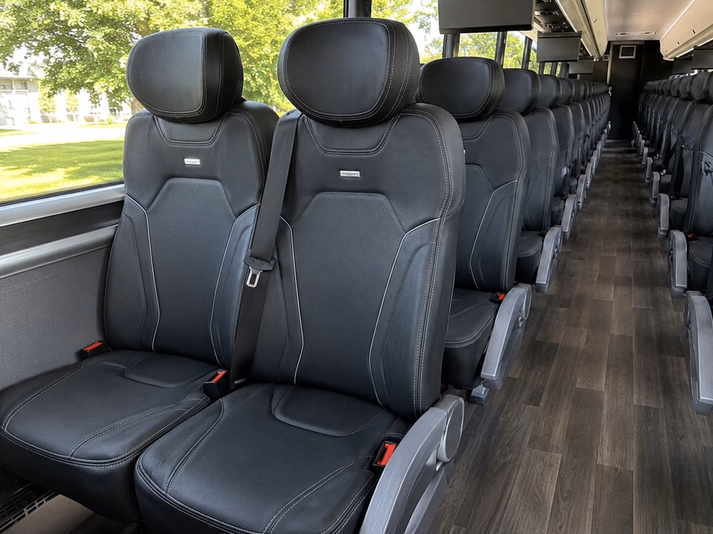 airport shuttle transportation for out of town wedding guests in pasadena