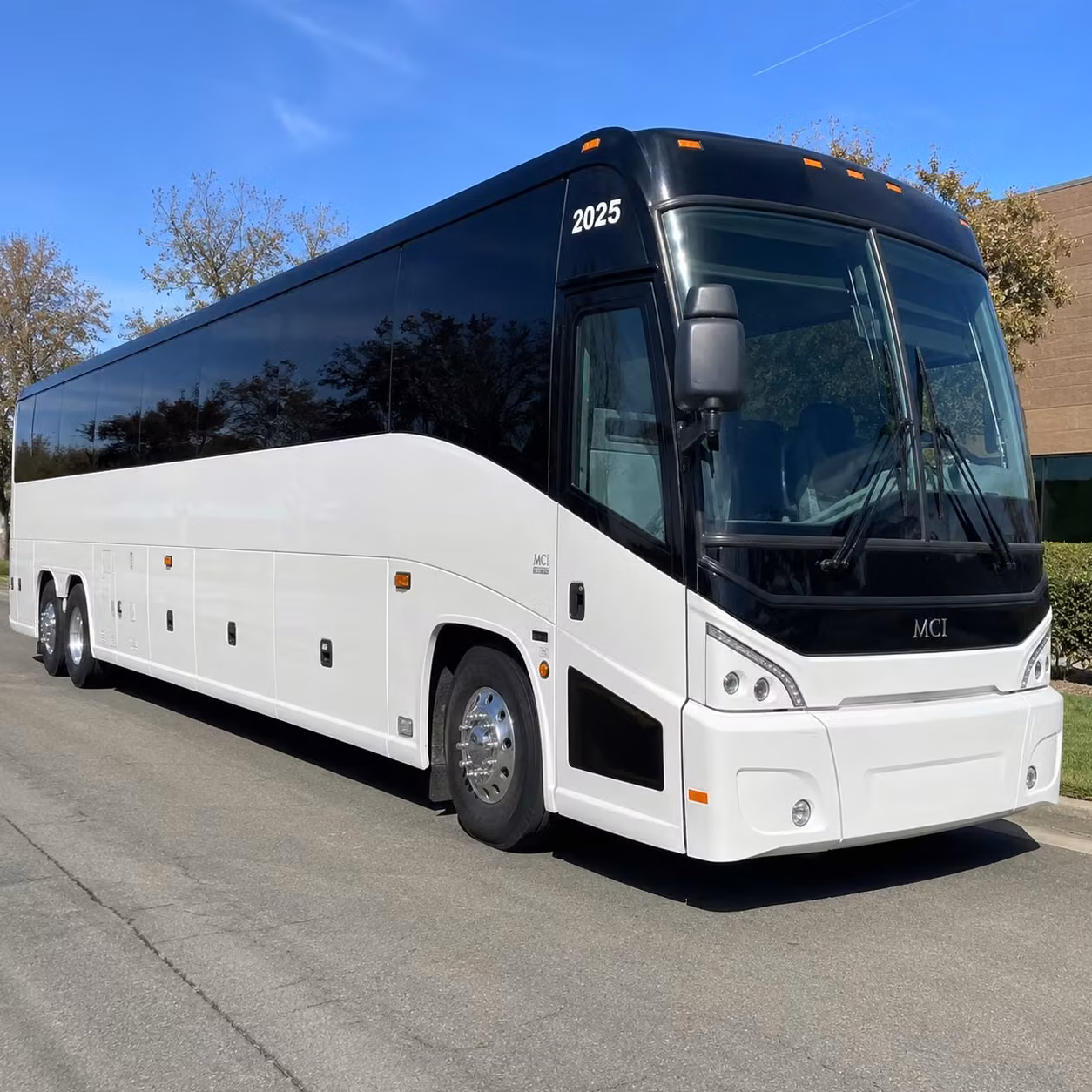 finding the right bus for a pasadena group headed to white oak music hall has never been easier